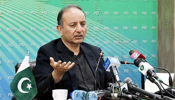 Federal Minister for Petroleum  Musadik Malik addresses a press conference. — APP/File