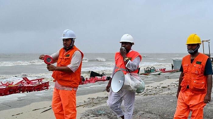 Cyclone hits Bangladesh as nearly a million flee inland for shelter - Vimarsana News