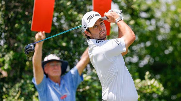 Riley wins at Colonial as tour continues to mourn Murray