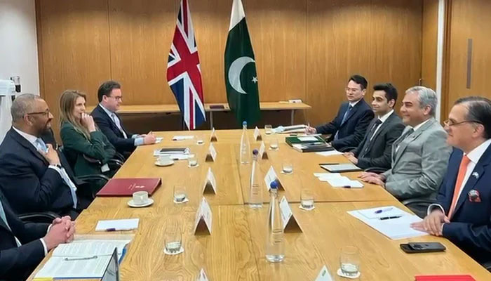 Pakistan and UK governments sign letter of intent (LOI) in London on May 31, 2024. — Pakistan High Commission in UK