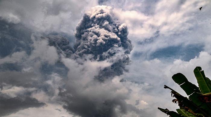 Indonesia volcano erupts, spews ash 7 km into the sky - Vimarsana News