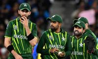 Pay $25 to Pak cricket players for autograph and picture