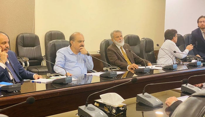 Secretary, Ministry of Federal Education and Professional Training Mohyuddin Ahmad Wani chairs a meeting on June 13, 2024. — Facebook/Ministry of Federal Education and Professional Training Pakistan