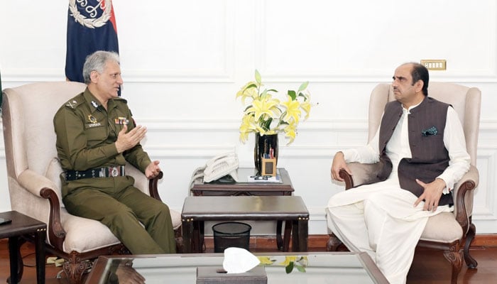 IG Punjab Dr Usman Anwar exchanges views with Punjab Provincial Minister for Irrigation M Kazim Ali Pirzada at Central Police Office on June 24, 2024. — Facebook/Punjab Police Pakistan