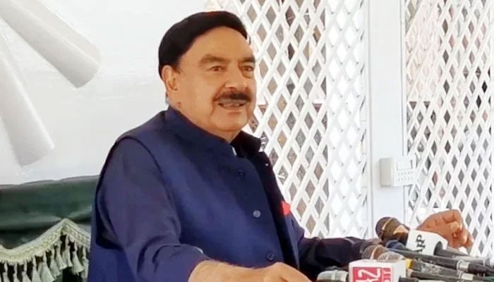 Awami Muslim League (AML) chief Sheikh Rashid Ahmed Sheikh Rasheed speaks to media in Islamabad. — APP/ file