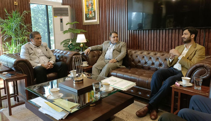 CDA Chairman Muhammad Ali Randhawa (Left) and Commissioner Rawalpindi Abdul Aamer Khattak (Left to Right) chair a meeting on July 9, 2024. — Facebook/Capital Development Authority - CDA, Islamabad