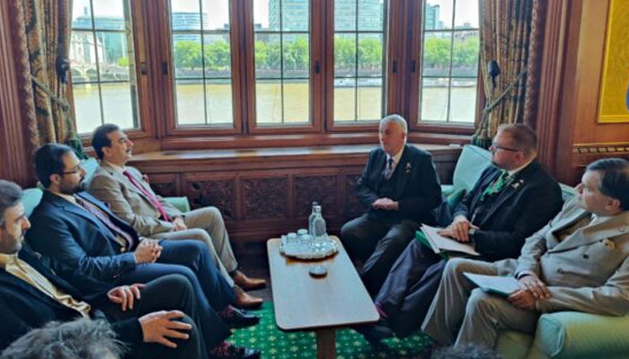 Chairman Senate Syed Yousaf Raza Gilani (far left) in a meeting with Speaker of the House of Commons, Lindsay Hoyle, (far right) while visiting the UK on July 29, 2024.— APP