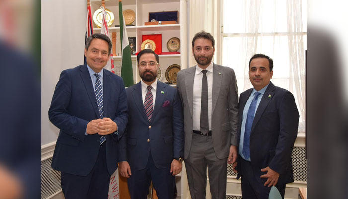 A delegation of Pakistani Senators pose for a group photo with the Commonwealth Parliamentary Association Secretary-General, Stephen Twigg (left) at the CPA Headquarters on July 29, 2024. — Facebook/Senator Agha Shahzaib Durrani