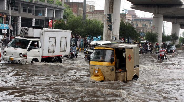 Heavy rain causes urban flooding in City