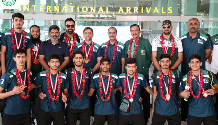 Pakistan U18 Volleyball Team pose for a group after returning to Islamabad after an outstanding performance at the 15th Asian Men’s U18 Volleyball Championship on July 5, 2024. — Facebook/Pakistan Volleyball Federation