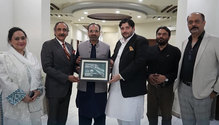 Dr Shahid Munir, Chairman, Punjab Higher Education Commission (centre), Chairman Ravi Urban Development Authority (RUDA) Azfar Ali Nasir (centre to right), Brigadier (retd) Mansoor Janjua COO Ravi Urban Development Authority (centre to left) and others seen in this image. — Facebook/@RaviRUDAPak/file