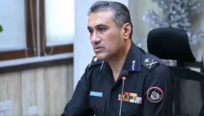 In this screengrab, Sindh police chief Ghulam Nabi Memon chairs a meeting on March 25, 2024. — Facebook/@sindhpolicedmc
