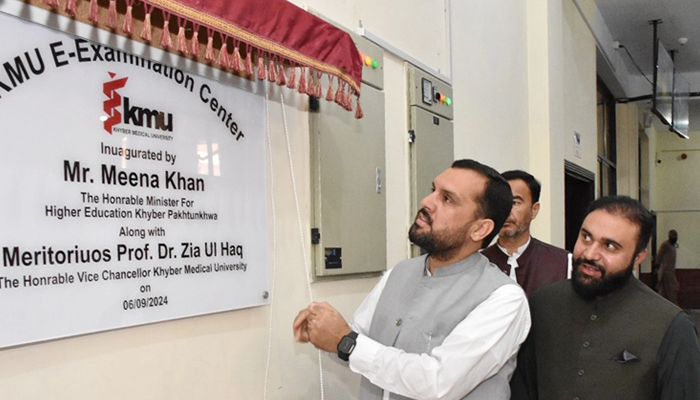 KP Minister for Higher Education Meena Khan inaugurating the E-Examination Centre at the Khyber Medical University (KMU) Septmeber 6, 2024. — Reporter
