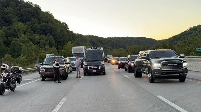 Manhunt underway in US after Kentucky highway shooting