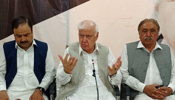Chairman Qaumi Watan Party Aftab Ahmad Khan Sherpao expressing his views on political persons, parliamentarian persons, democracy and other can be seen in this image released on September 21, 2024. — Facebook/@AftabSherpao.Official