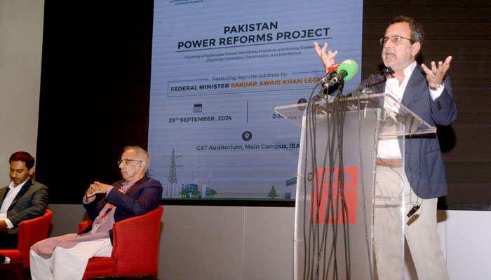 Federal Minister for Power Sardar Awais Ahmad Khan Leghari addresses an event on Pakistan Power Reforms at the IBA main campus on September 25, 2024. — APP