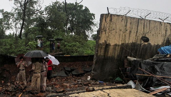 Heavy rains paralyse Mumbai, at least four dead