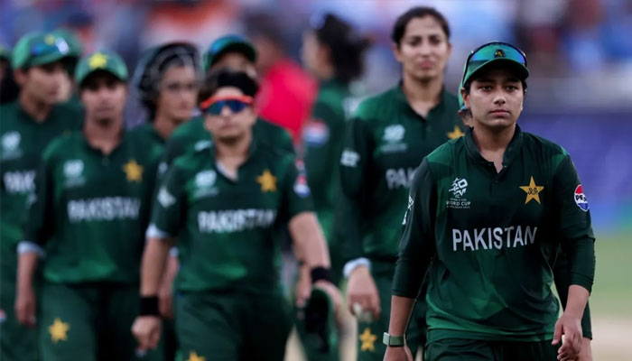 Pakistan skipper Fatima Sana with other Pakistan players.— ICC website/file