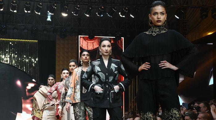 Fashion designer Sahar Atif showcases designs highlighting Sindh’s heritage