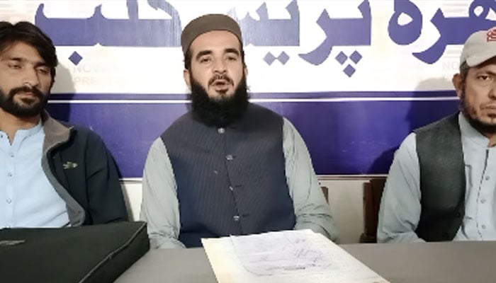 A teacher of the Government Higher Secondary School addresses a press conference at the Peshawar Press Club on Nov 9, 2024. — Facebook@PeshawarPressClub