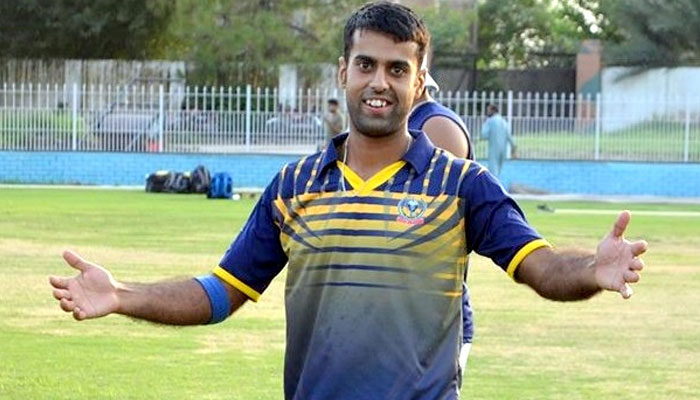 Pakistani fast bowler Ahmed Bashir posing for a photo. — APP/File