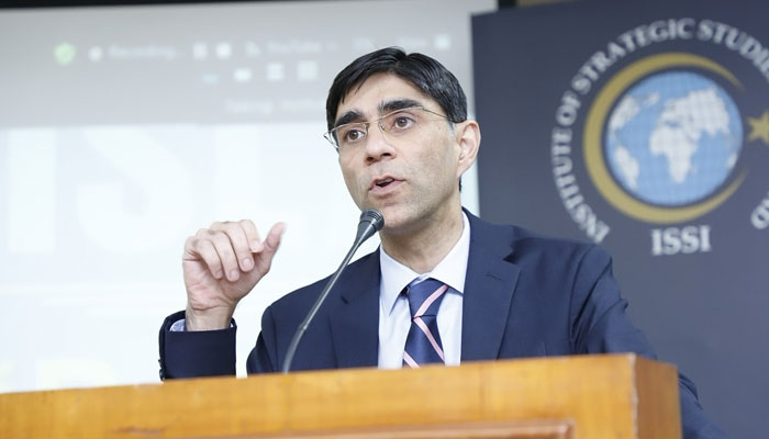 Vice-Chancellor of Beaconhouse National University, Dr Moeed Yusuf delivers a keynote address at a session titled “Space for Middle Powers & the Global South” on the last day of the 3-day Islamabad Conclave 2024 organised by the ISS on December 4, 2024. — Facebook@BeaconhouseNationalUniversity