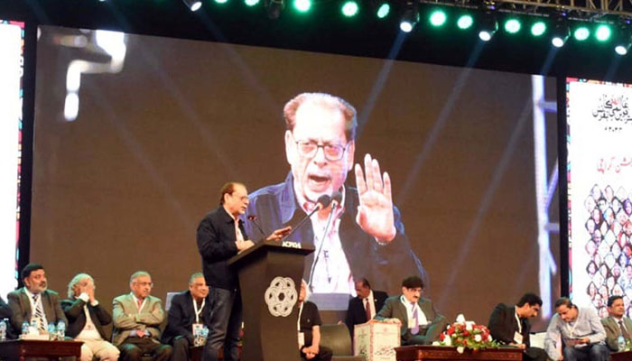 ACP Karachi President Muhammad Ahmed Shah addresses the 17th Aalmi Urdu Conference Jashan-e-Karachi 2024 organized by ACP at YMCA Ground in Karachi on December 5, 2024. — PPI
