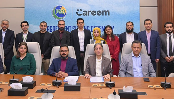 Careem and PSO officials posing for a group photo after agreement was signed. — Instagram @psopakistan/File