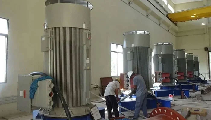 Karachi Water and Sewerage Corporation (KWSC) Dhabeji pumping stations employees seen in this image. — Facebook@CMSindh.Page/File