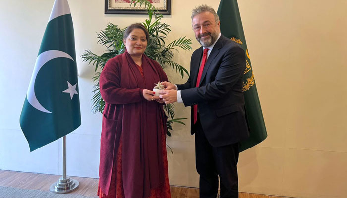 Coordinator to Prime Minister on Climate Change Romina Khurshid Alam gives away a plant to the World Bank Country Director for Pakistan, South Asia Region, Najy Benhassine after meeting at the M/o Climate Change & Environmental Coordination on December 17, 2024. — APP
