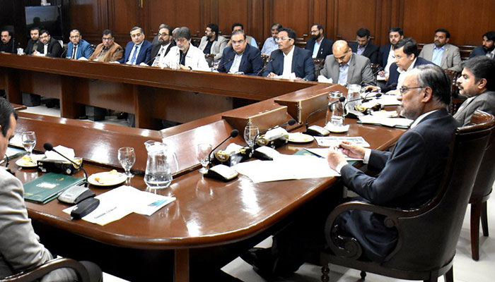 Federal Minister for Planning and Special Initiative Ahsan Iqbal chairing a meeting at the Sindh Secretariat in Karachi on January 6, 2025.— PID