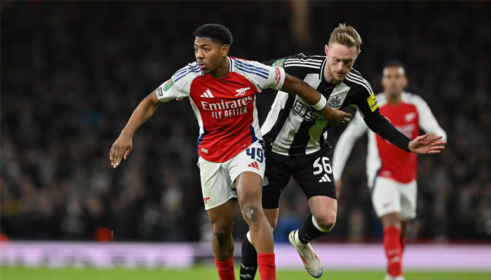Newcastle Uniteds English midfielder Sean Longstaff (right) vies with Arsenals English midfielder Myles Lewis-Skelly during the English League Cup semi-final first leg football match between Arsenal and Newcastle United at the Emirates Stadium, in London. — AFP/File