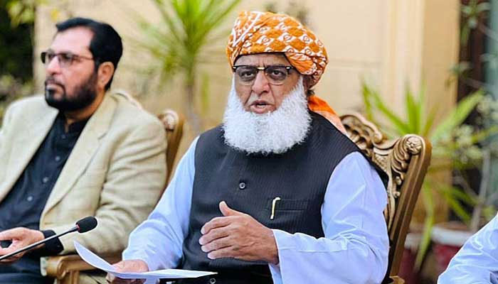JUIF chief Maulana Fazlur Rehman addressing a press conference in Islamabad on March 5, 2023. — APP