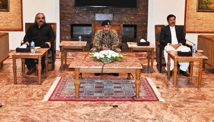 (From left to right)  Khyber Pakhtunkhwa Chief Minister Ali Amin Gandapur, Chief of Army Staff (COAS) General Syed Asim Munir and Governor Faisal Karim Kundi during a meeting in Peshawar on January 13, 2025. — ISPR