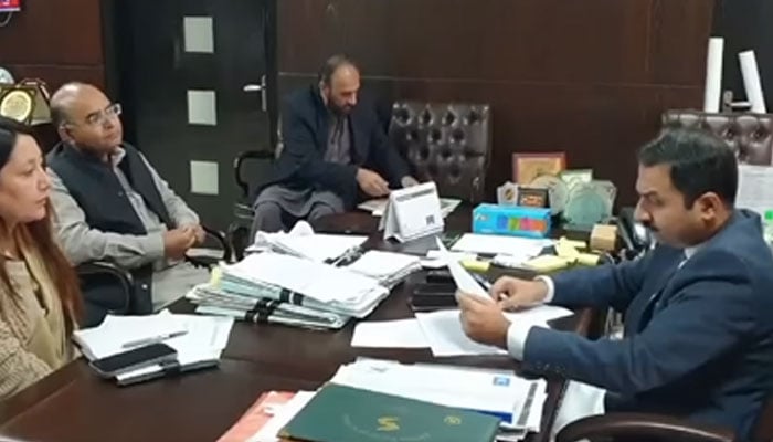 Deputy Commissioner Islamabad (right) chairing a meeting of the Metropolitan Corporation Islamabad (MCI) on January 17, 2025.— Facebook@ictaofficial