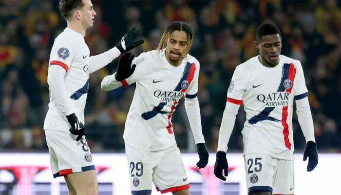 Fabian Ruiz (left) and Bradley Barcola (centre). —AFP/File