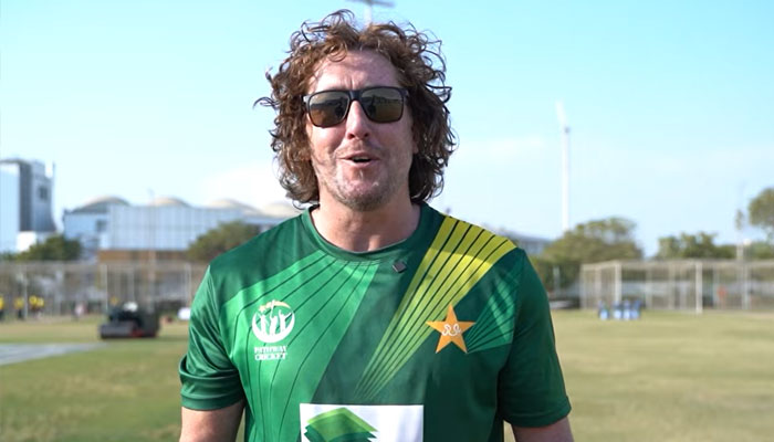 Former England Test fast bowler Ryan Sidebottom.— Youtube@PakistanCricket/File