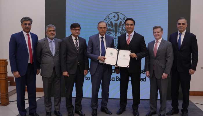 State Bank of Pakistan (SBP) granted the first digital retail bank (DRB) licence to easypaisa Bank Limited on January 28, 2024 during a licensing ceremony.