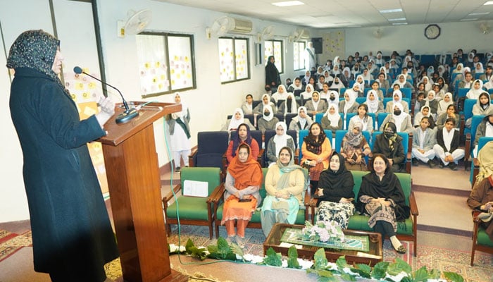 A participant delivers a lecture during a workshop on ‘Positive Psychology and Character Strengths’ at IMCG (PG-Margalla), F-7/4, on January 27, 2025. — Facebook@Islamabad Model College for Girls PG-Margala F-7/4, Islamabad