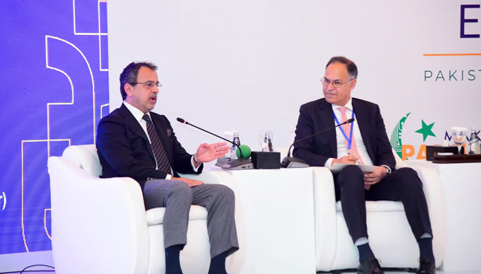 Federal Minister for Power Owais Leghari highlights power division reforms at Pakistan Business Council Dialogue on the Economy on January 28, 2025. — PID