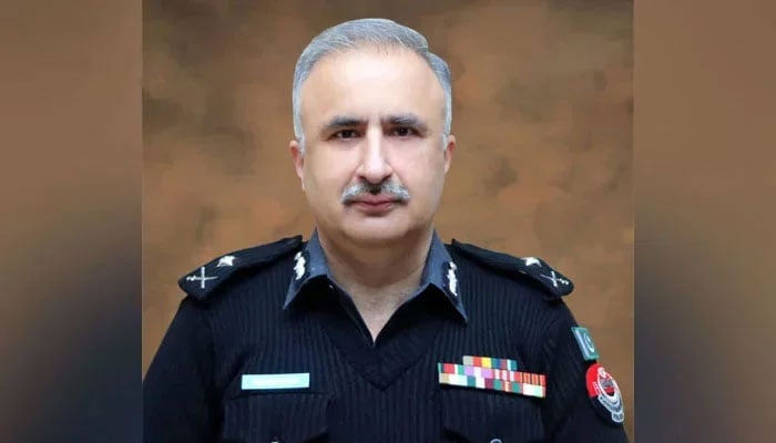 Outgoing Khyber Pakhtunkhwa Inspector General of Police Akhtar Hayat Khan seen in this image. — Khyber Pakhtunkhwa Traffic Police Website/File