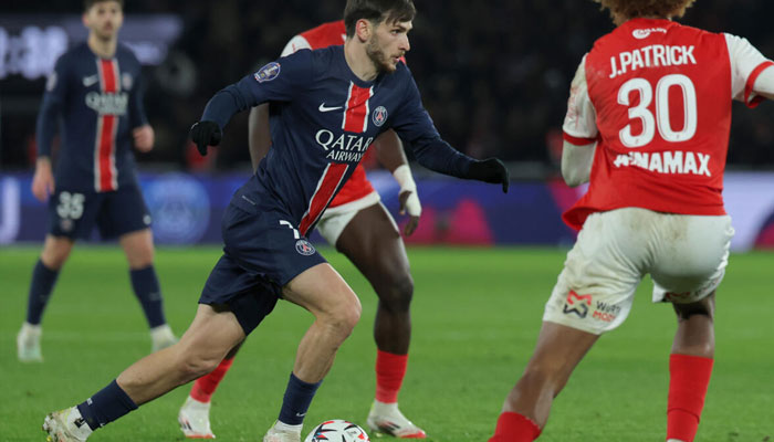 Khvicha Kvaratskhelia (centre) on his debut for PSG against Reims after signing from Napoli. — AFP/File