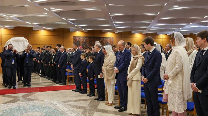 Ismailis bid adieu to late Aga Khan