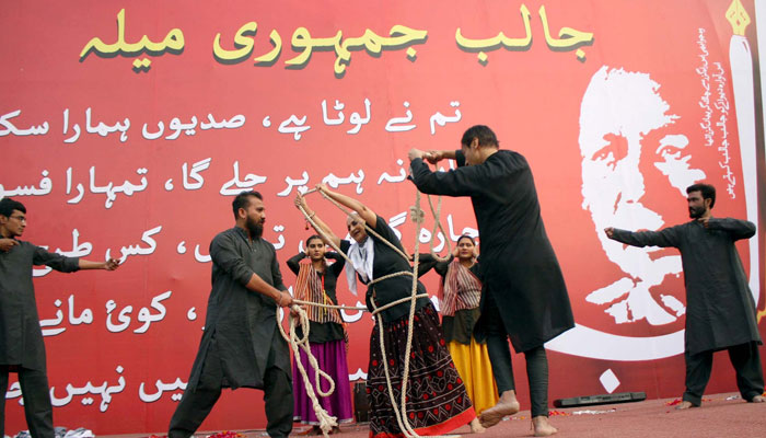 Classical dancer Sheema Kermani (centre) perform on stage during Habib Jalib Jamhoori Mela (Annual Public Festival) in memory of Shayar-e-Awam, Habib Jalib organised by the Jalib Mela Committee at Jinnah Garden in Lahore on February 9, 2025. — PPI
