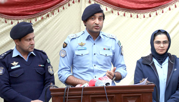 Senior Superintendent of Police (SSP) Operations Muhammad Shoaib Khan (centre) addresses a press conference at 15 headquarters on February 11, 2025. — INP