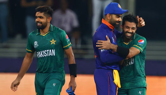 Pakistans Mohammad Rizwan, Babar Azam and Virat Kohli share a heartfelt moment after a match. — ICC/File