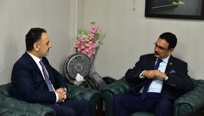 Punjab University Vice-Chancellor Prof Dr M Ali (right) exchanges views with Turkish Ambassador to Pakistan Irfan Naziroglu (left) during a meeting at Punjab University on February 21, 2025. — Facebook@UniversityOfThePunjab.Official