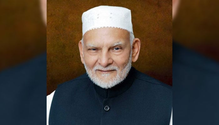 Internationally renowned spiritual scholar and leader of the Azeemia spiritual order, Khawaja Shamsuddin Azeemi (late) seen in this image. — azeemiasilsila.org/File