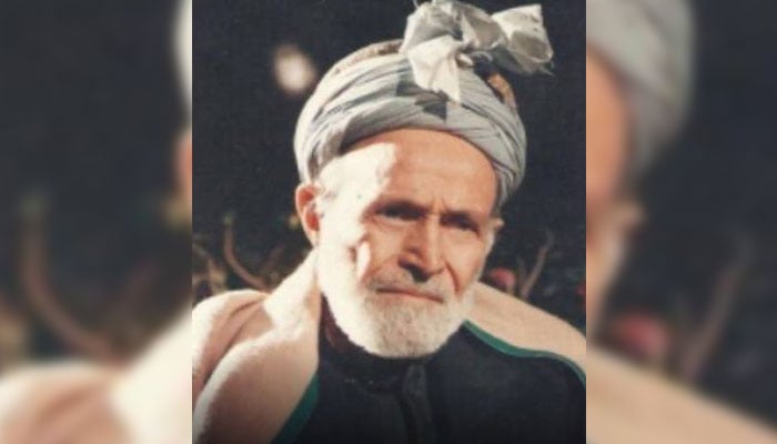 (late) Renowned Pashto poet Ameer Hamza Khan Shinwari (Hamza Baba) seen in this image. — APP/File