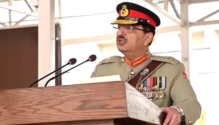 Corps Commander Karachi Lieutenant General Avais Dastgir addresses a passing-out parade. — Radio Pakistan/File